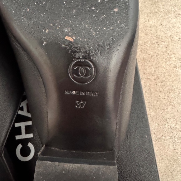 AUTHENTIC Chanel 2018 Interlocking CC Logo Mules Women's Size: 7 | IT 37 - Picture 13 of 16